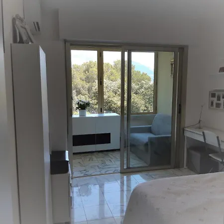 Climatisee, Belle Vue, 5min De La Plage. Apartament