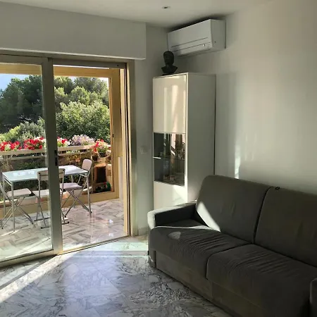 Climatisee, Belle Vue, 5min De La Plage.